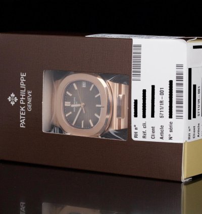 Patek Philippe Nautilus 5711 Rose Gold Cal 26-330 Full Set 2020 Service Sealed