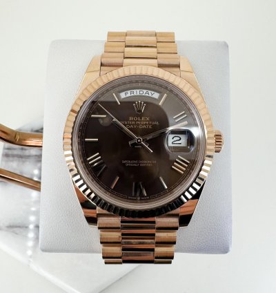 Rolex Day-date 40 40mm Fluted Bezel Everose Gold Chocolate Roman Dial Presidential Band 228235