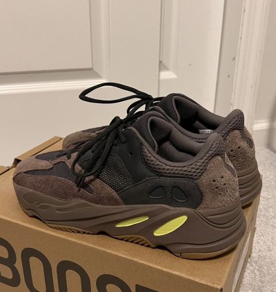 Yeezy Boost 700 Mauve