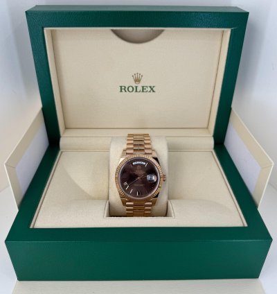 Rolex Day-date 40 40mm Fluted Bezel Everose Gold Chocolate Roman Dial Presidential Band 228235