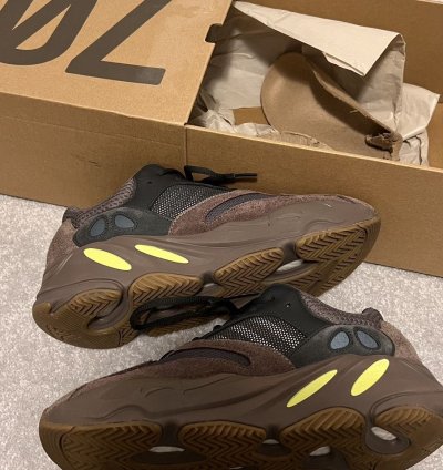 Yeezy Boost 700 Mauve