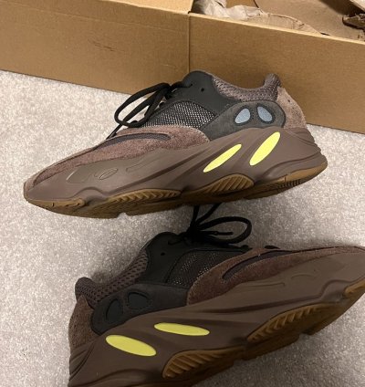 Yeezy Boost 700 Mauve