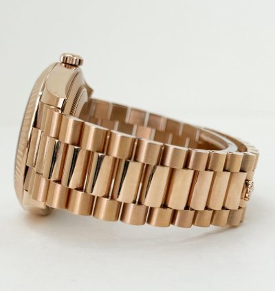 Rolex Day-date 40 40mm Fluted Bezel Everose Gold Chocolate Roman Dial Presidential Band 228235