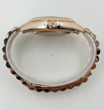 Rolex Day-date 40 40mm Fluted Bezel Everose Gold Chocolate Roman Dial Presidential Band 228235