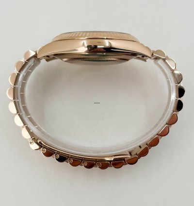 Rolex Day-date 40 40mm Fluted Bezel Everose Gold Chocolate Roman Dial Presidential Band 228235
