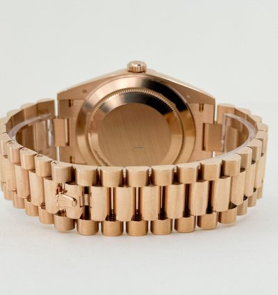 Rolex Day-date 40 40mm Fluted Bezel Everose Gold Chocolate Roman Dial Presidential Band 228235