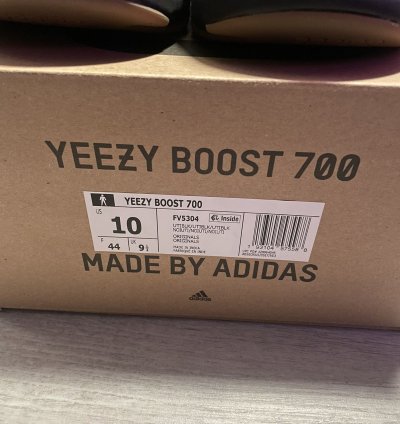 Yeezy Boost 700 Utility Black