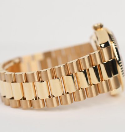 Rolex Day-date 40 40mm Fluted Bezel Yellow Gold Green Roman Dial Presidential Bracelet 228238