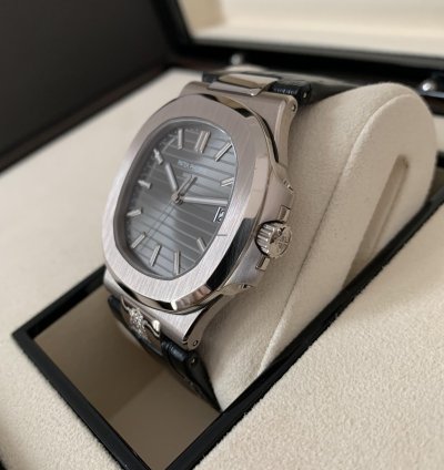 Patek Philippe Nautilus 5711g With Coat Of Arms Of Spain Royal Family Full Set 2009