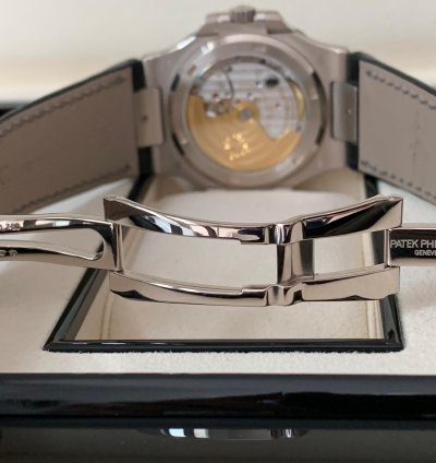 Patek Philippe Nautilus 5711g With Coat Of Arms Of Spain Royal Family Full Set 2009