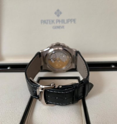 Patek Philippe Nautilus 5711g With Coat Of Arms Of Spain Royal Family Full Set 2009