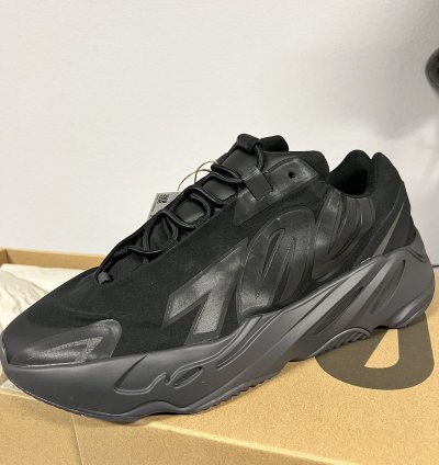 Yeezy Boost 700 V2vanta