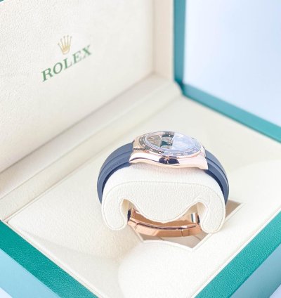 Rolex Daytona Cosmograph Daytona 40mm Everose Oysterflex Black Sundust