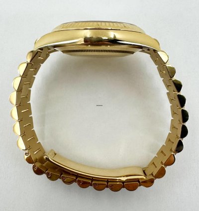 Rolex Day-date 40 40mm Fluted Bezel Yellow Gold White Roman Dial Presidential Band 228238