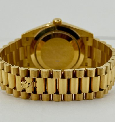 Rolex Day-date 40 40mm Fluted Bezel Yellow Gold White Roman Dial Presidential Band 228238