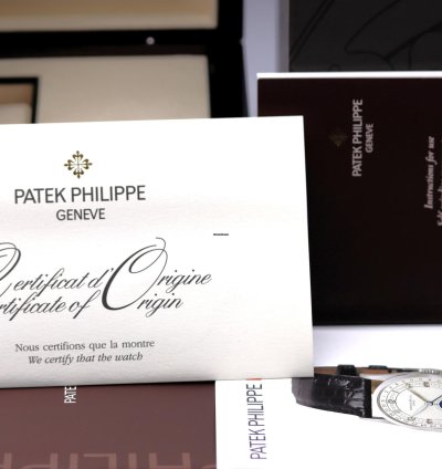 Patek Philippe Nautilus 5711g-001 White Gold Full Set 2008