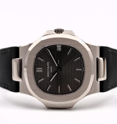 Patek Philippe Nautilus 5711g-001 White Gold Full Set 2008