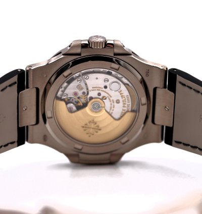 Patek Philippe Nautilus 5711g-001 White Gold Full Set 2008