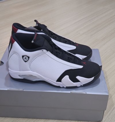 Air Jordan 14 Retro Black Toe