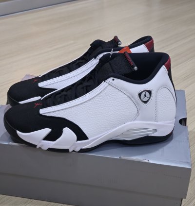 Air Jordan 14 Retro Black Toe