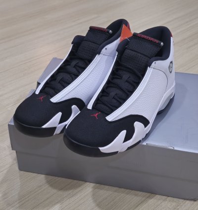 Air Jordan 14 Retro Black Toe
