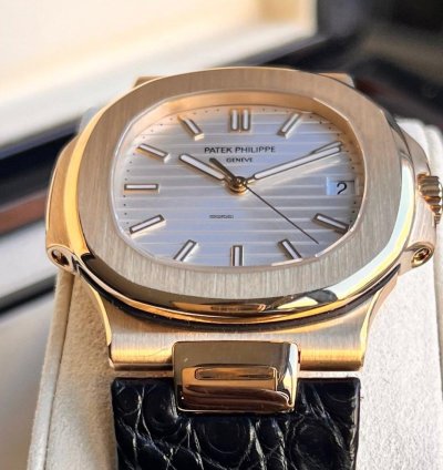 Patek Philippe Nautilus 5711j Box Papers Original Reciept