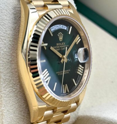 Rolex Day-date 40 40mm Green Ombre Dial Yellow Gold Bracelet 228238 Unworn 2025
