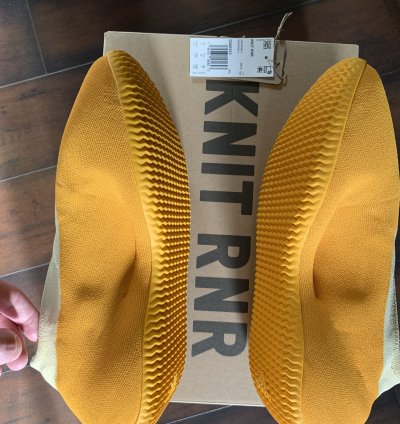 Yeezy Knit Runner - Sulfur