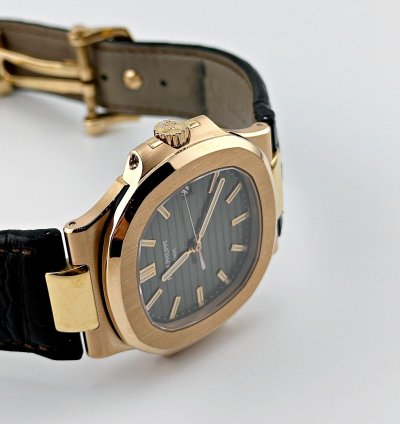 Patek Philippe Nautilus 5711r-001 Rose Gold Brown Dial