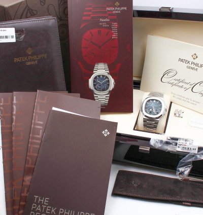 Patek Philippe Nautilus 5712 - Like New - Poin On De Gen Ve - Never Polished - Full Set