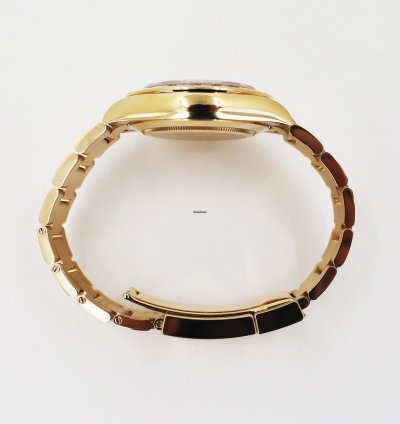 Rolex Daytona Cosmograph Daytona 40mm Yellow Gold Black Index Dial 116508