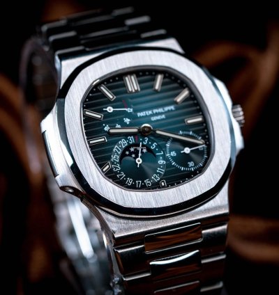 Patek Philippe Nautilus 5712 1a
