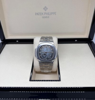 Patek Philippe Nautilus 5712 1a 5712 Blue Moon Phase Full Set 2018 Unpolished Mint Box And Papers