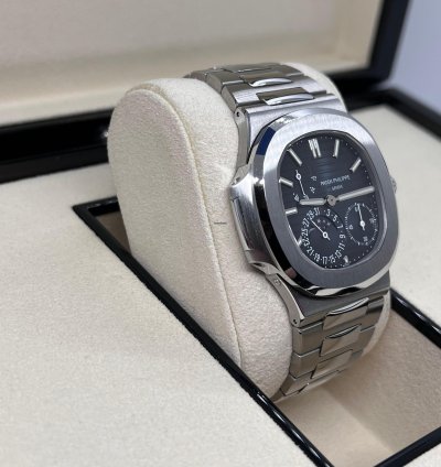 Patek Philippe Nautilus 5712 1a 5712 Blue Moon Phase Full Set 2018 Unpolished Mint Box And Papers