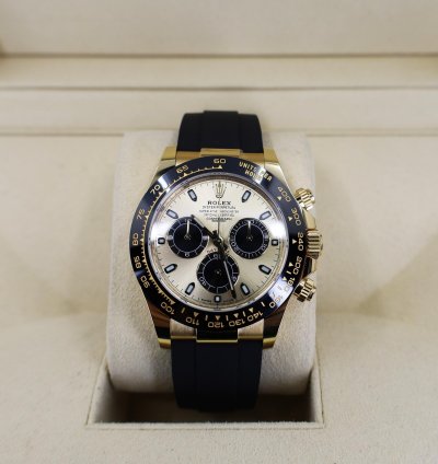 Rolex Daytona Cosmograph Daytona 40mm Yellow Gold Champagne Index Dial Oysterflex Band 116518ln