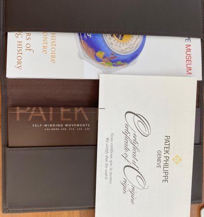 Patek Philippe Nautilus 5712 1a Nautilus Moonphase - Preowned Complete Set 2009