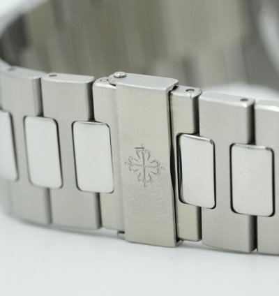 Patek Philippe Nautilus 5712 1a-001