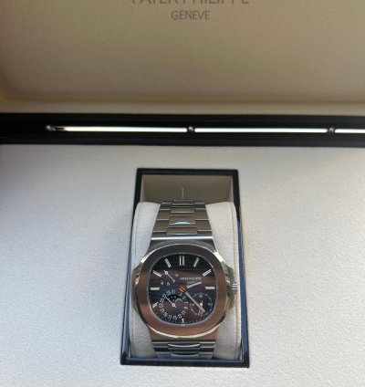 Patek Philippe Nautilus 5712 1a-001