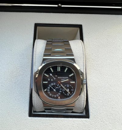 Patek Philippe Nautilus 5712 1a-001