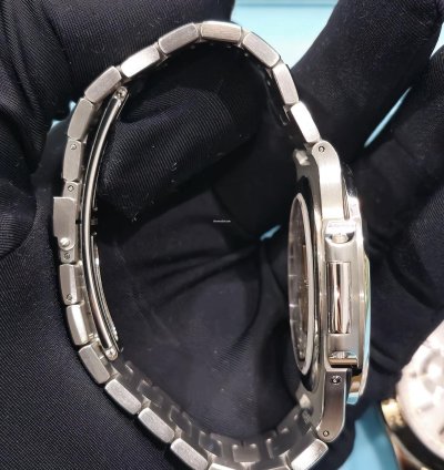 Patek Philippe Nautilus 5712 1a-001