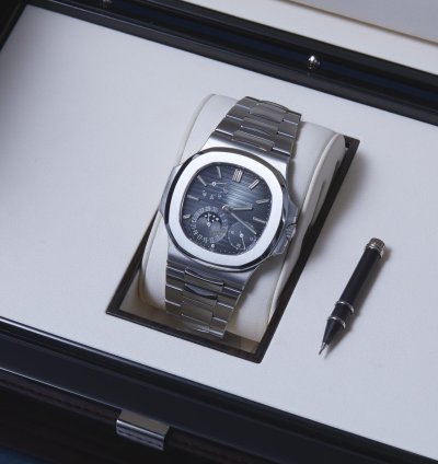 Patek Philippe Nautilus 5712 1a-001 - Box Papers - 24-month Warranty - 2016