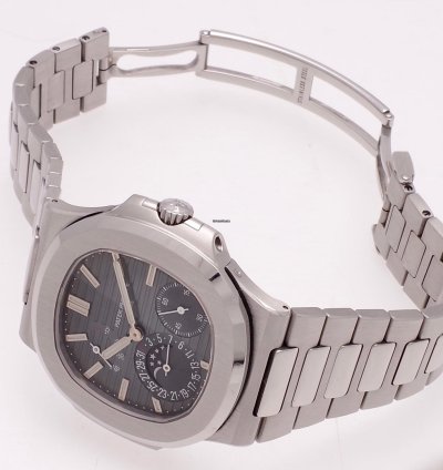 Patek Philippe Nautilus 5712 1a-001 2010
