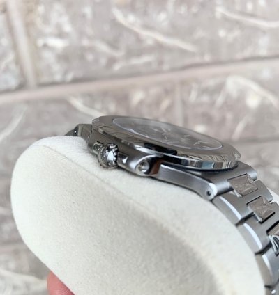 Patek Philippe Nautilus 5712 1a-001 Blue Dial Nautilus