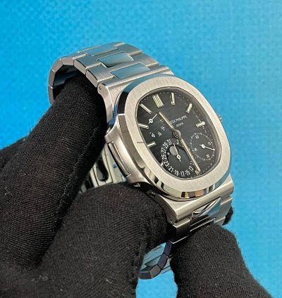 Patek Philippe Nautilus 5712 1a-001 Blue Dial Nautilus