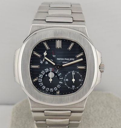 Patek Philippe Nautilus 5712 1a-001 Box And Papers