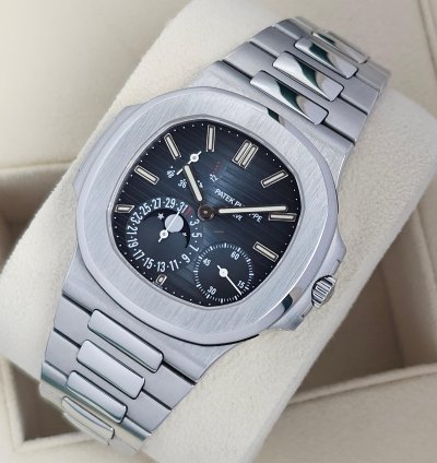 Patek Philippe Nautilus 5712 1a-001 Box And Papers