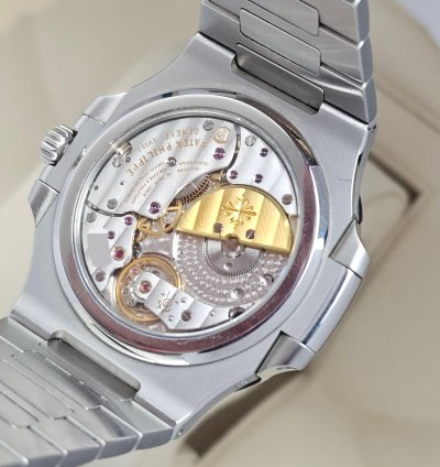 Patek Philippe Nautilus 5712 1a-001 Box And Papers