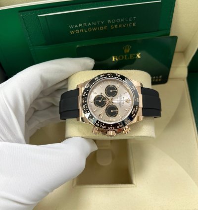 Rolex Daytona Cosmograph Daytona Black Bezel - Sundust And Black Index Dial - Oysterflex Strap 126515