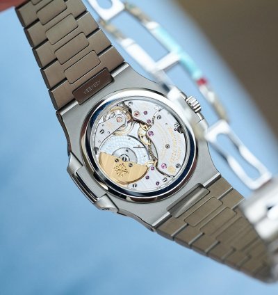 Patek Philippe Nautilus 5712 1a-001 Discontinued