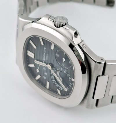 Patek Philippe Nautilus 5712 1a-001 Moon Phases Stainless Steel Blue Dial 2017